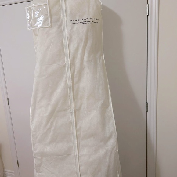 Wedding dress + Veil + Coat - Picture 5 of 7